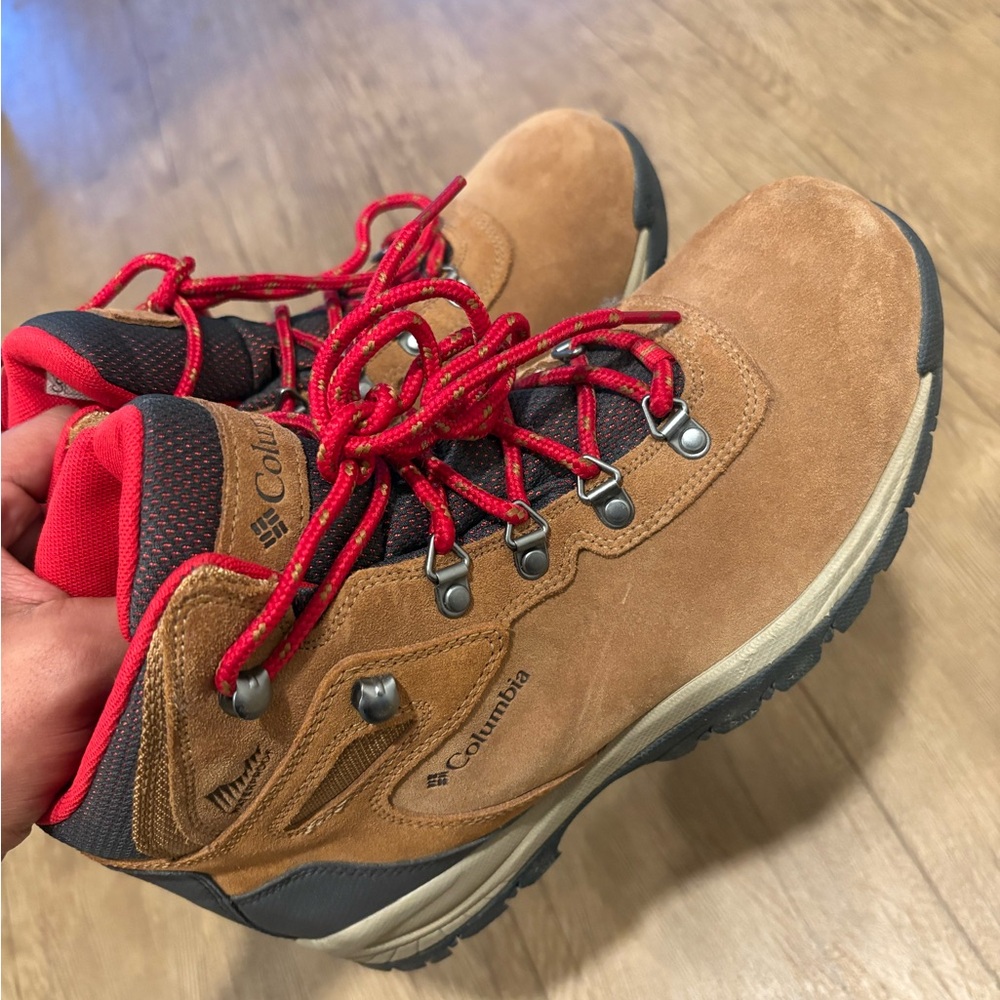 Columbia Women’s Newton Ridge Plus Waterproof Amped Hiking Boot